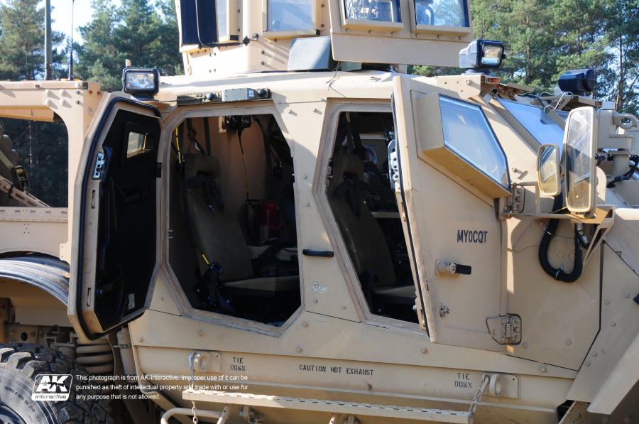 Детали экстерьера Oshkosh M-ATV 2009 года  (фото 404 из 676)